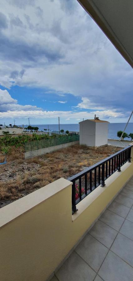 Eirini Apts On The Beach Псари-Форада Экстерьер фото