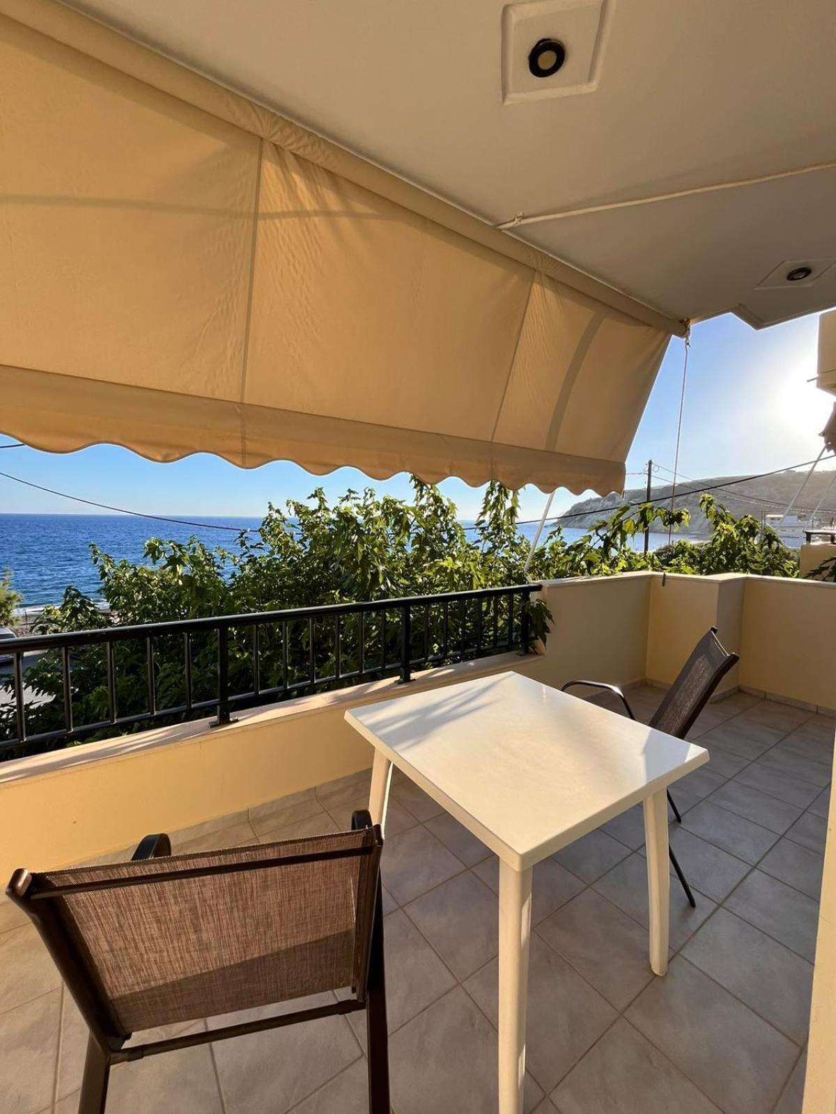 Eirini Apts On The Beach Псари-Форада Экстерьер фото